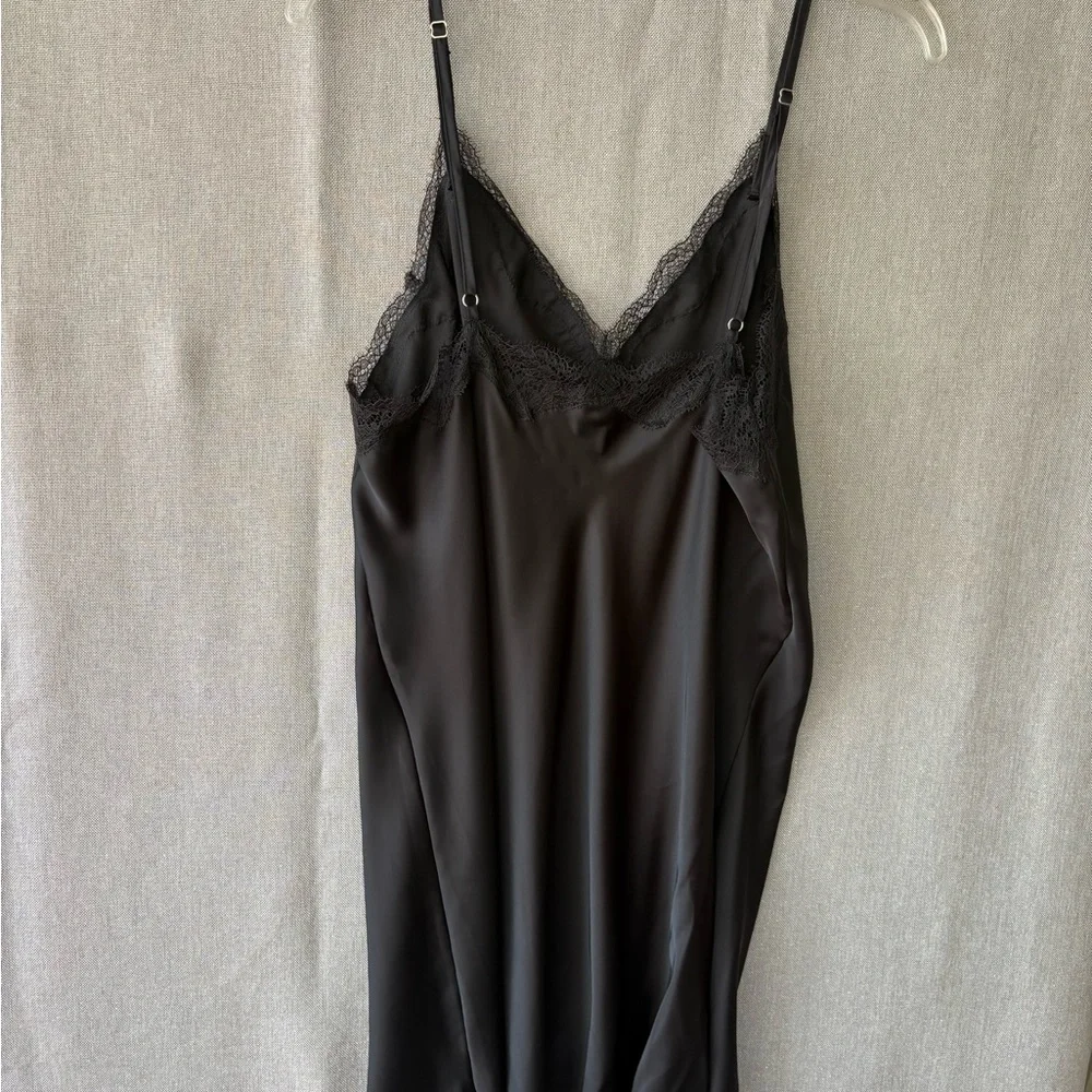 Victoria's Secret Black Lace-Trim Slip chemise large - Picture 4 of 8
